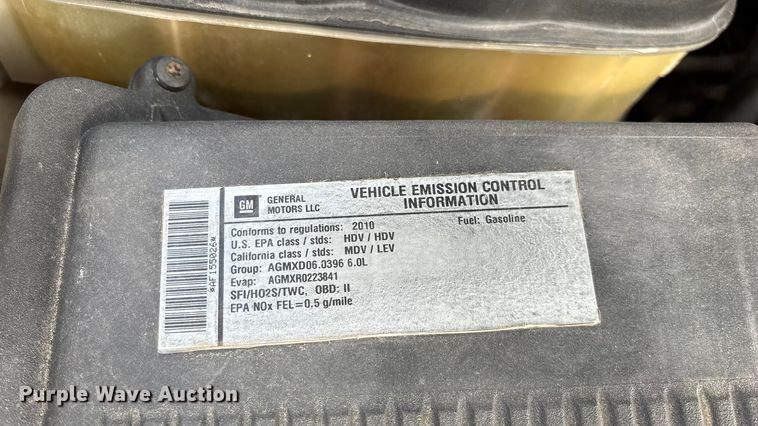 image for item FG0117 2010 Chevrolet Silverado 2500HD Crew Cab bale bed pickup truck