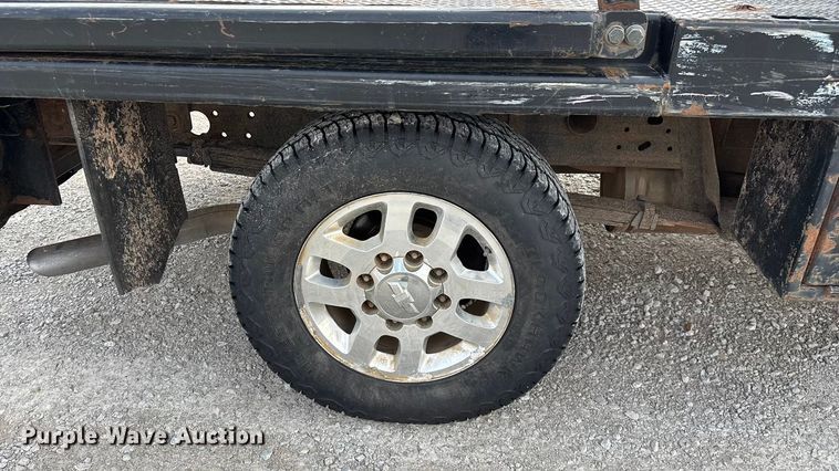 image for item FG0117 2010 Chevrolet Silverado 2500HD Crew Cab bale bed pickup truck