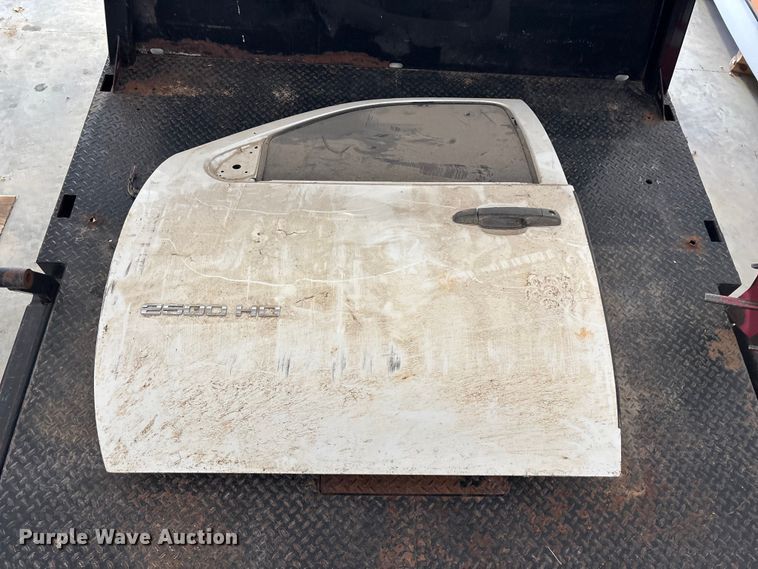 image for item FG0117 2010 Chevrolet Silverado 2500HD Crew Cab bale bed pickup truck