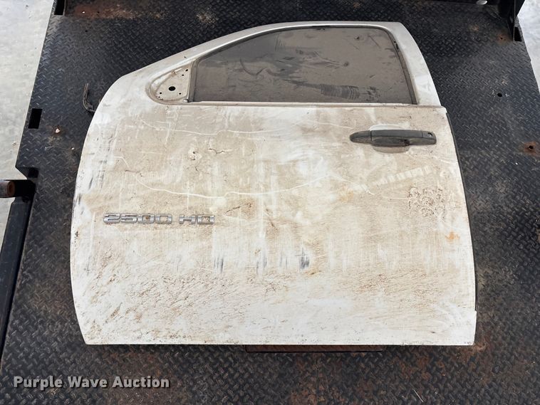image for item FG0117 2010 Chevrolet Silverado 2500HD Crew Cab bale bed pickup truck