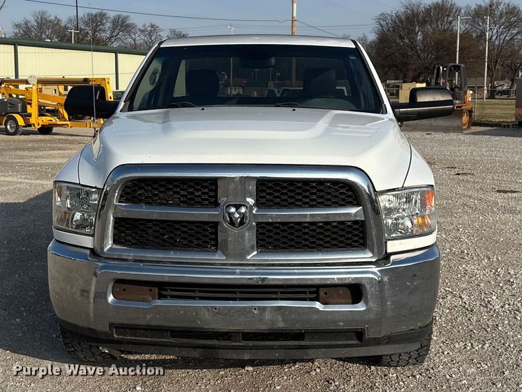 image for item FG0118 2015 RAM 2500 pickup truck