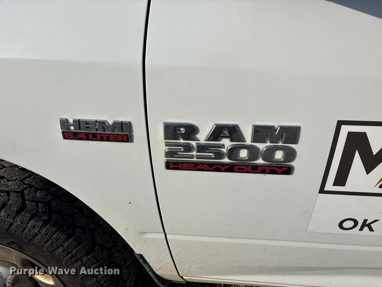 image for item FG0118 2015 RAM 2500 pickup truck