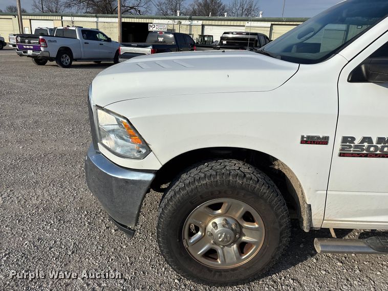 image for item FG0118 2015 RAM 2500 pickup truck