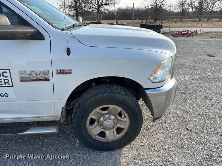 image for item FG0118 2015 RAM 2500 pickup truck