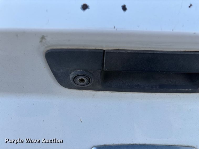 image for item FG0118 2015 RAM 2500 pickup truck