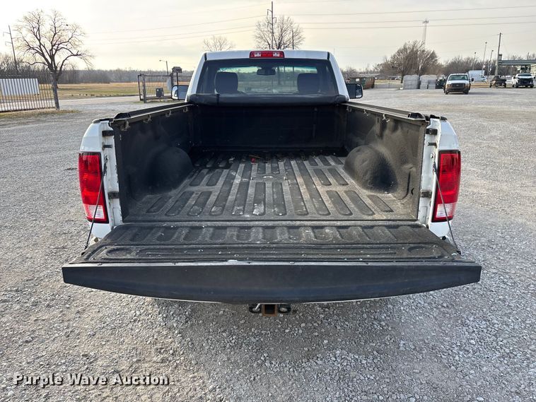 image for item FG0118 2015 RAM 2500 pickup truck