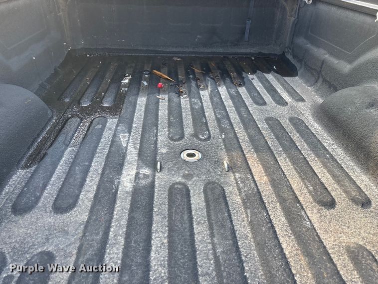 image for item FG0118 2015 RAM 2500 pickup truck