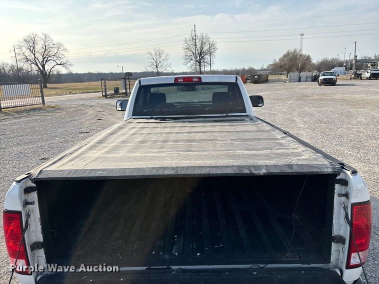 image for item FG0118 2015 RAM 2500 pickup truck