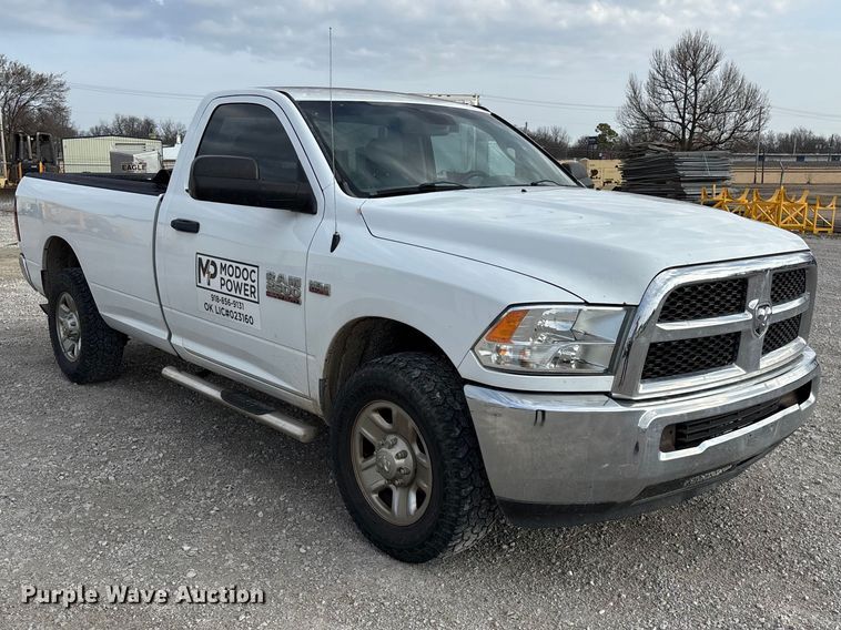 image for item FG0118 2015 RAM 2500 pickup truck