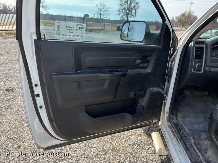 image for item FG0118 2015 RAM 2500 pickup truck