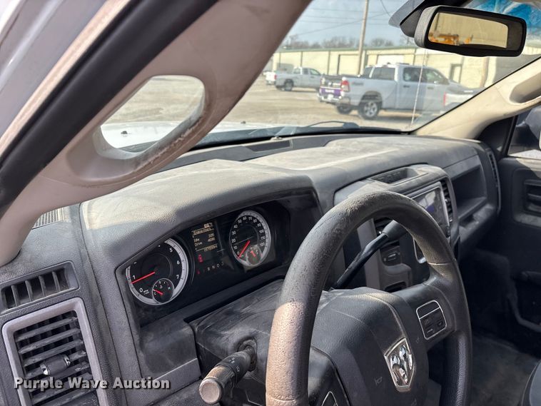 image for item FG0118 2015 RAM 2500 pickup truck