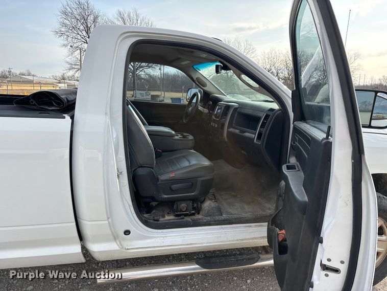 image for item FG0118 2015 RAM 2500 pickup truck