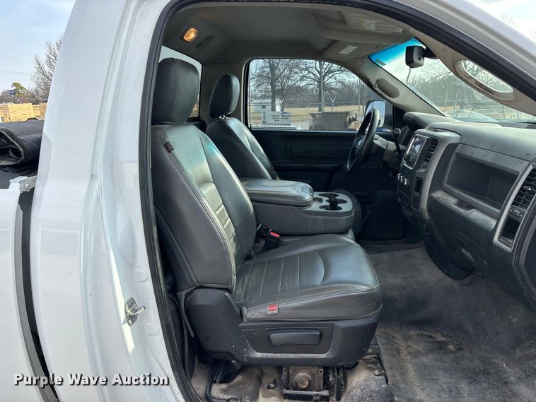 image for item FG0118 2015 RAM 2500 pickup truck