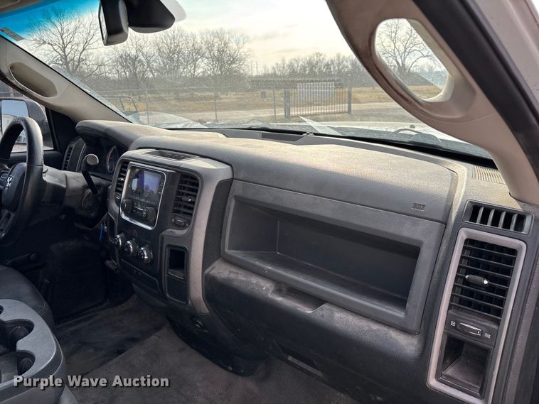 image for item FG0118 2015 RAM 2500 pickup truck