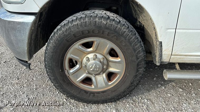 image for item FG0118 2015 RAM 2500 pickup truck