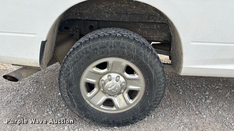 image for item FG0118 2015 RAM 2500 pickup truck