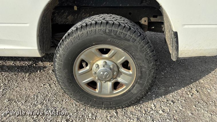 image for item FG0118 2015 RAM 2500 pickup truck