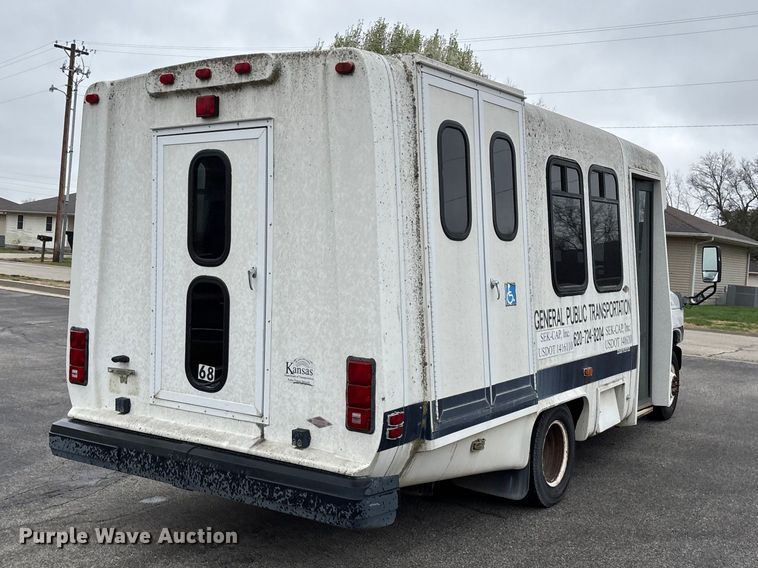 image for item FG0148 2009 Ford E350 Super Duty shuttle bus