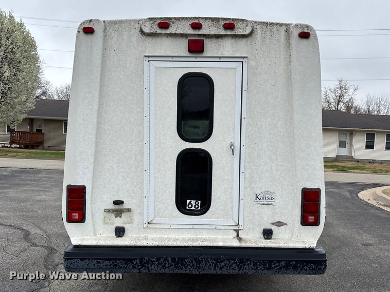 image for item FG0148 2009 Ford E350 Super Duty shuttle bus