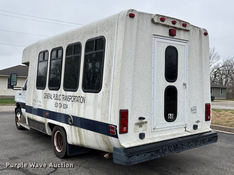 image for item FG0148 2009 Ford E350 Super Duty shuttle bus