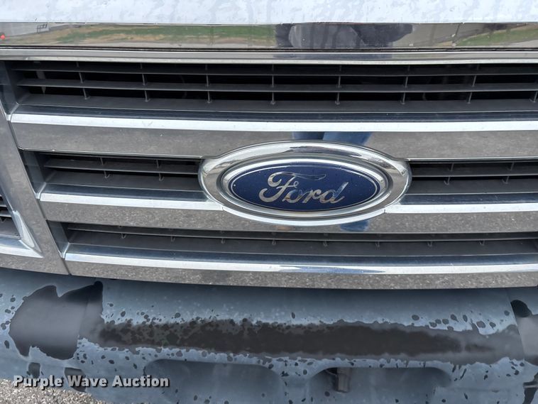 image for item FG0148 2009 Ford E350 Super Duty shuttle bus