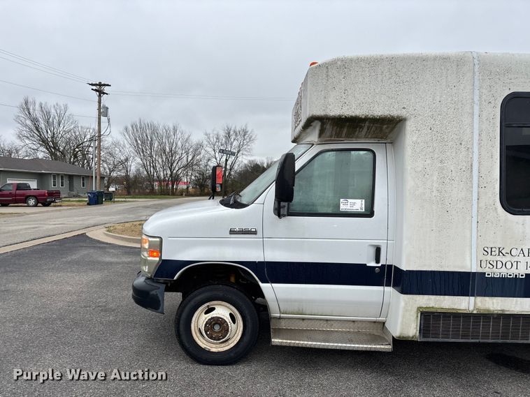 image for item FG0148 2009 Ford E350 Super Duty shuttle bus