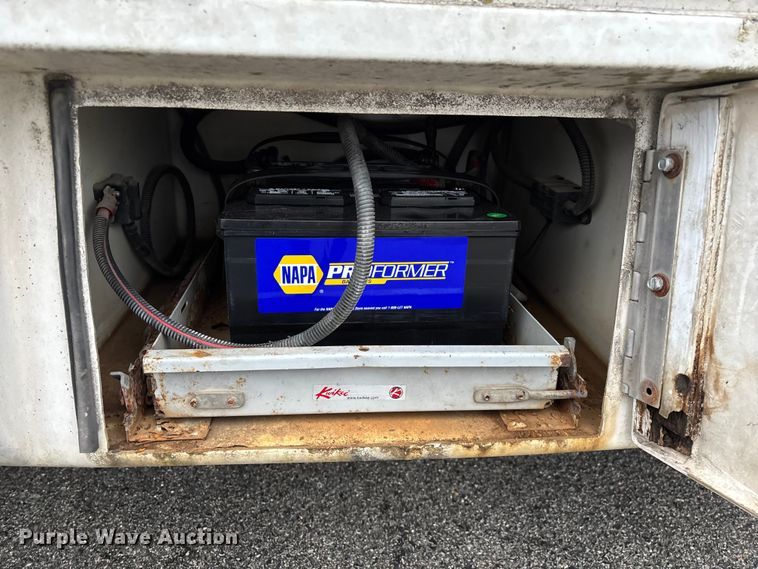 image for item FG0148 2009 Ford E350 Super Duty shuttle bus