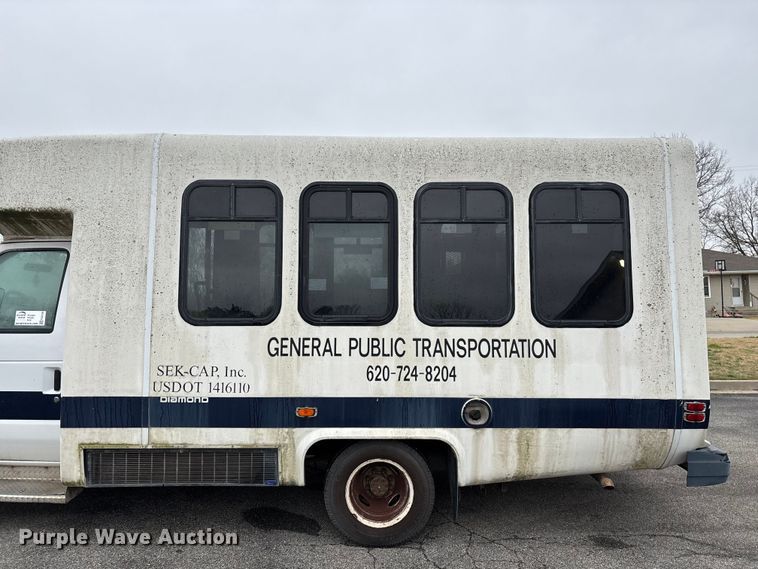 image for item FG0148 2009 Ford E350 Super Duty shuttle bus