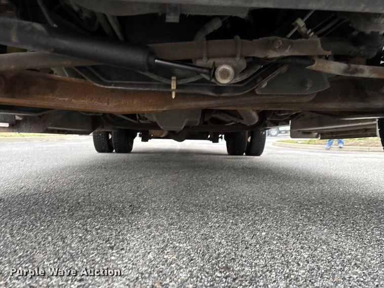 image for item FG0148 2009 Ford E350 Super Duty shuttle bus