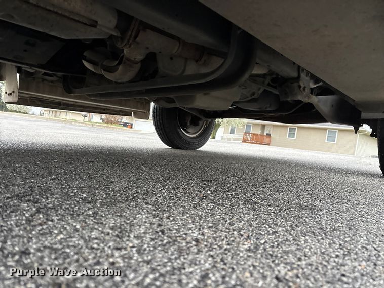 image for item FG0148 2009 Ford E350 Super Duty shuttle bus