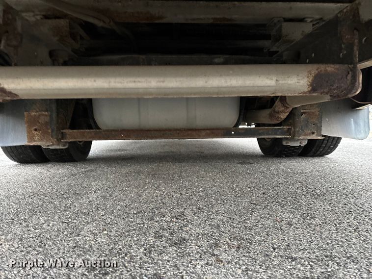 image for item FG0148 2009 Ford E350 Super Duty shuttle bus