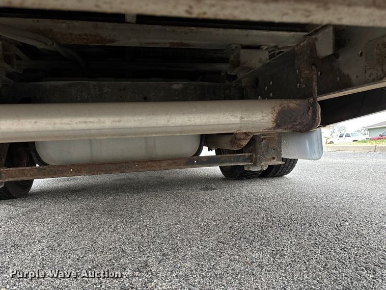 image for item FG0148 2009 Ford E350 Super Duty shuttle bus