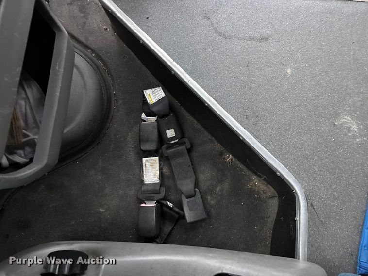 image for item FG0148 2009 Ford E350 Super Duty shuttle bus