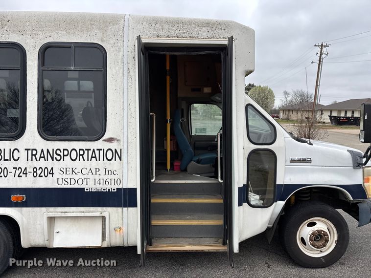 image for item FG0148 2009 Ford E350 Super Duty shuttle bus