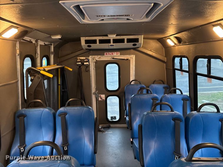 image for item FG0148 2009 Ford E350 Super Duty shuttle bus