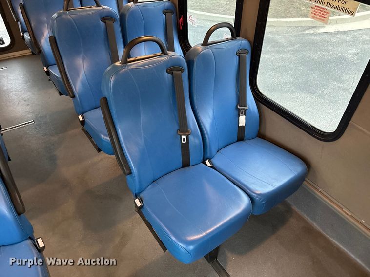 image for item FG0148 2009 Ford E350 Super Duty shuttle bus