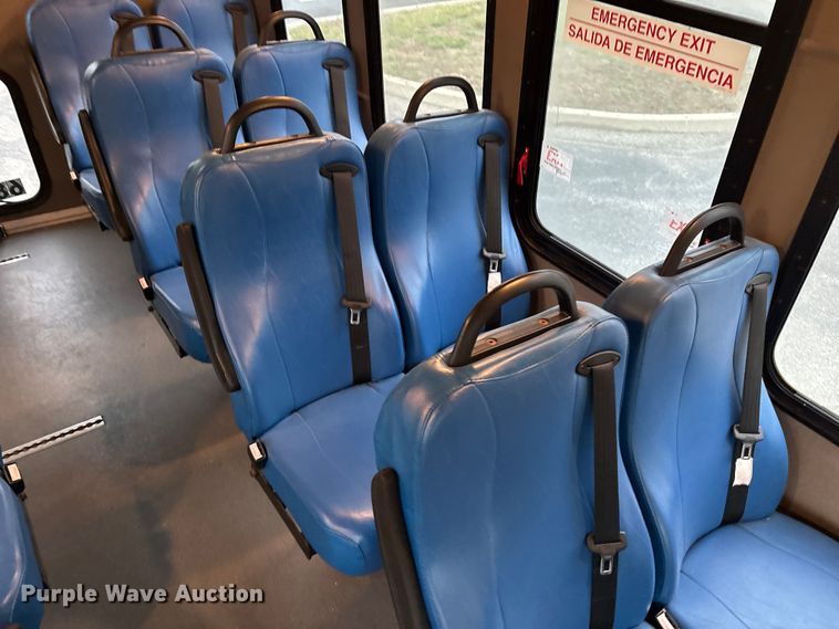 image for item FG0148 2009 Ford E350 Super Duty shuttle bus