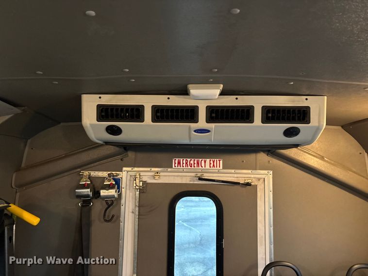 image for item FG0148 2009 Ford E350 Super Duty shuttle bus