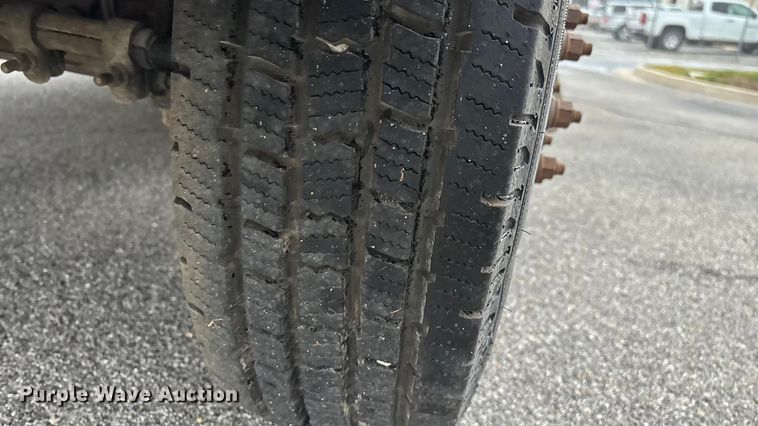 image for item FG0148 2009 Ford E350 Super Duty shuttle bus