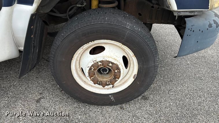 image for item FG0148 2009 Ford E350 Super Duty shuttle bus