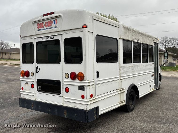 image for item FG0149 2009 Chevrolet Express shuttle bus