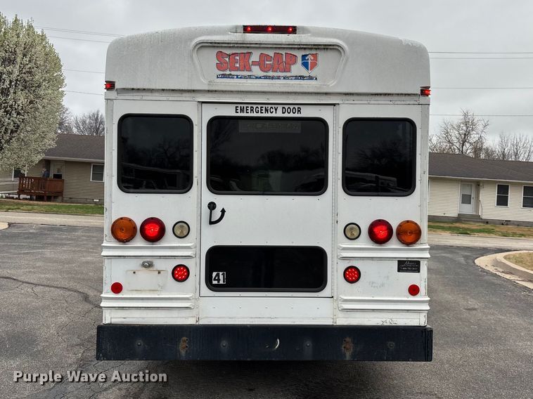 image for item FG0149 2009 Chevrolet Express shuttle bus