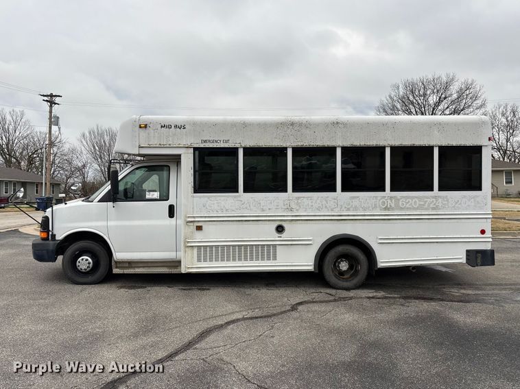 image for item FG0149 2009 Chevrolet Express shuttle bus