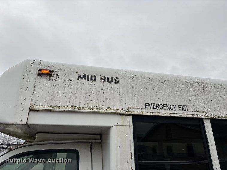 image for item FG0149 2009 Chevrolet Express shuttle bus