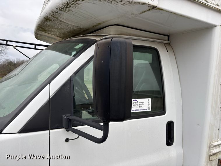 image for item FG0149 2009 Chevrolet Express shuttle bus