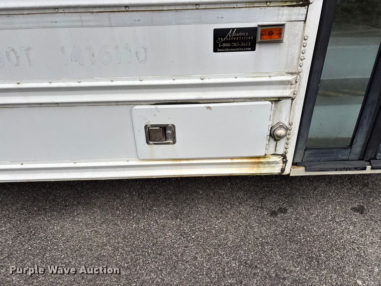 image for item FG0149 2009 Chevrolet Express shuttle bus