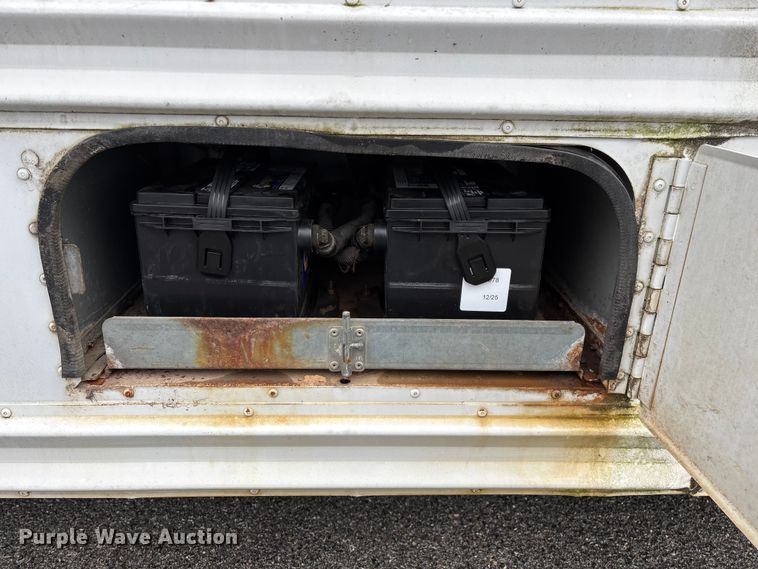 image for item FG0149 2009 Chevrolet Express shuttle bus