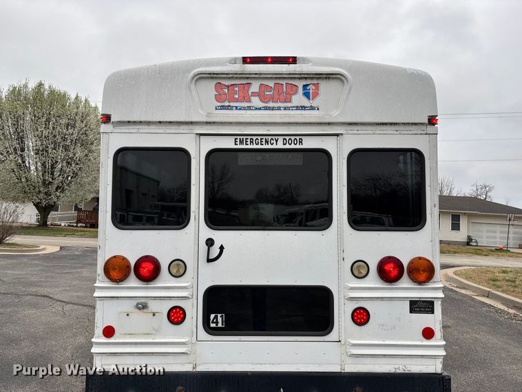 image for item FG0149 2009 Chevrolet Express shuttle bus