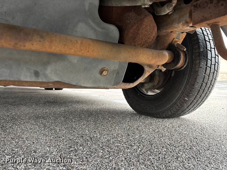 image for item FG0149 2009 Chevrolet Express shuttle bus