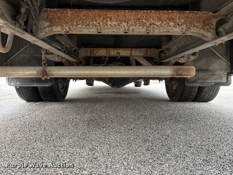 image for item FG0149 2009 Chevrolet Express shuttle bus